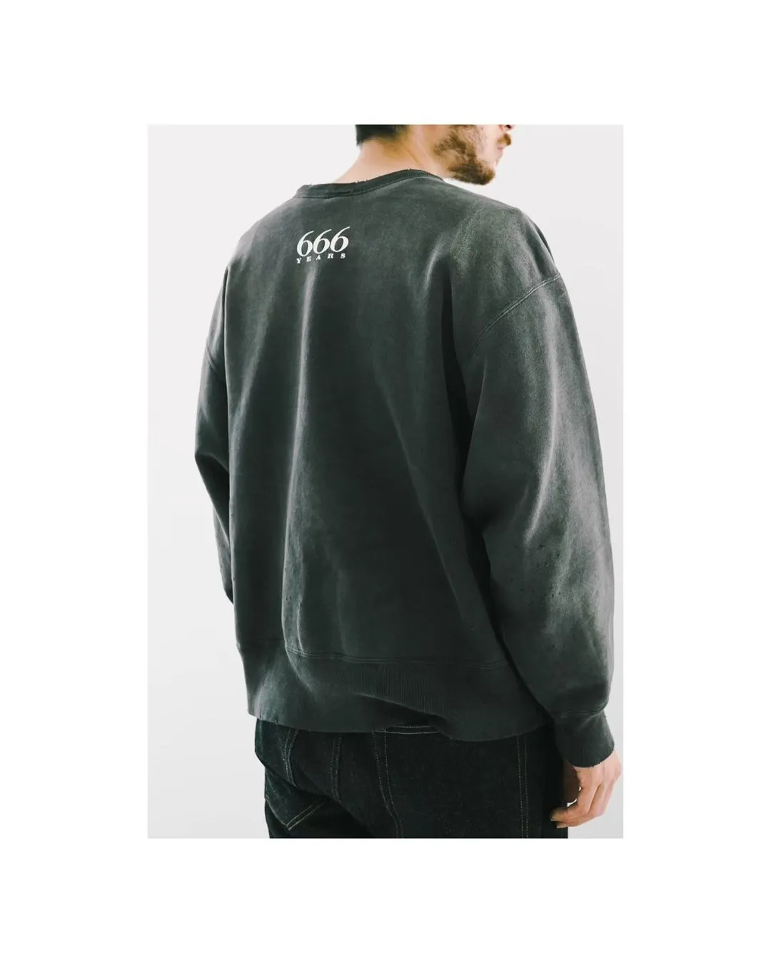 SAINT Mxxxxxx CREW NECK SWT SHIRTS 'RAINBOW SNT'/BLK Rainbow SAINT destruction sweatshirt, washed black S-XL Assute dyeing, genuine whole garment sprayed with horsetail fading process, collar/cuffs frayed in many places, front and rear panels/sleeves super complicated hanging grinding, heavy washing and water discoloration, correct fruit mark/angel mark